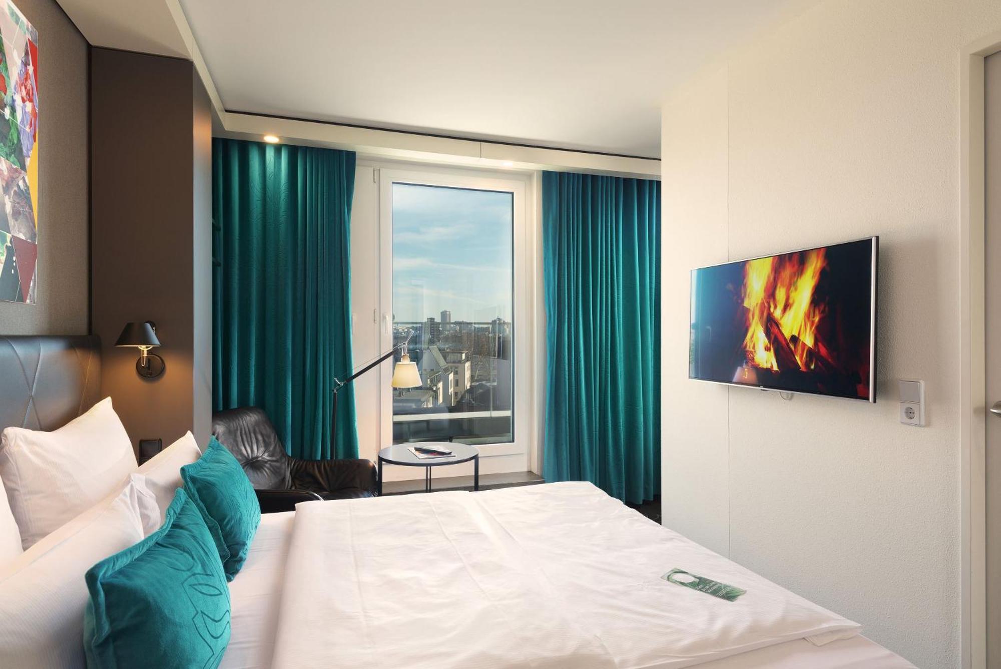 One Frankfurt-römer Hotel 3*